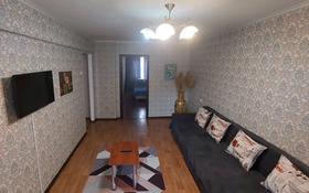 1-комнатная квартира, 32 м², 1 этаж по часам, проспект Азаттык 99а — Атамбаева за 2 000 〒 в Атырау