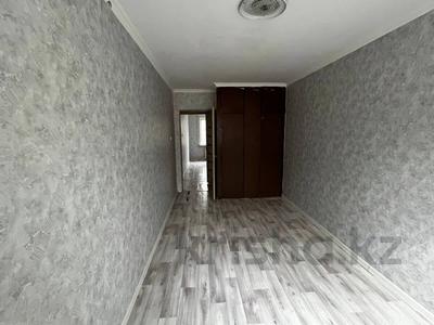 3-комнатная квартира, 58 м², 1/4 этаж, мкр №1 7 за 28 млн 〒 в Алматы, Ауэзовский р-н