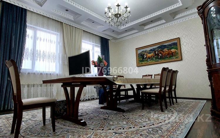 5-комнатный дом, 220 м², 8 сот., Досмухамедова за 42 млн 〒 в Атырау