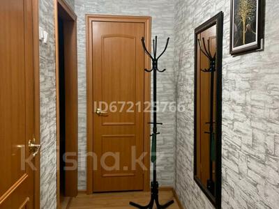 1-комнатная квартира, 30 м², 5/5 этаж по часам, Торайгырова 115 за 4 000 〒 в Павлодаре