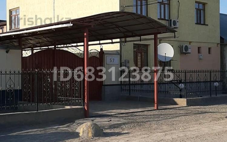 6-комнатный дом, 170 м², 5 сот., Абдусаттаров — Айманова за 85 млн 〒 в Туркестане