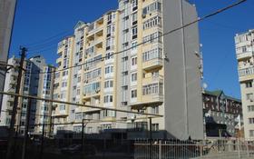 4-комнатная квартира, 110 м², 3/9 этаж на длительный срок, Момышулы 25 за 150 000 〒 в Атырау