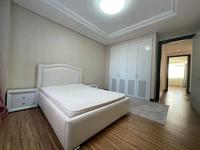 3-комнатная квартира, 140 м² помесячно, Байтурсынова 1 за 450 000 〒 в Астане, Алматы р-н