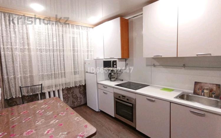 3-комнатная квартира, 65 м², 6/10 этаж посуточно, Естая 134 за 20 000 〒 в Павлодаре