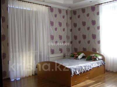 3-комнатная квартира, 120 м², 2/3 этаж, Дзержинского 4 за 26 млн 〒 в Калининграде