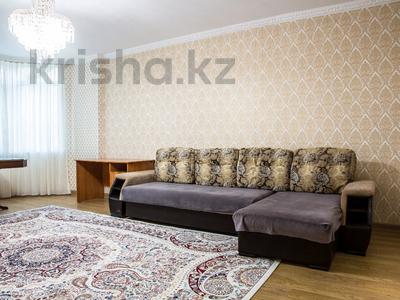 2-комнатная квартира, 70 м², 1/6 этаж посуточно, Сатпаева 48Б за 13 000 〒 в Атырау