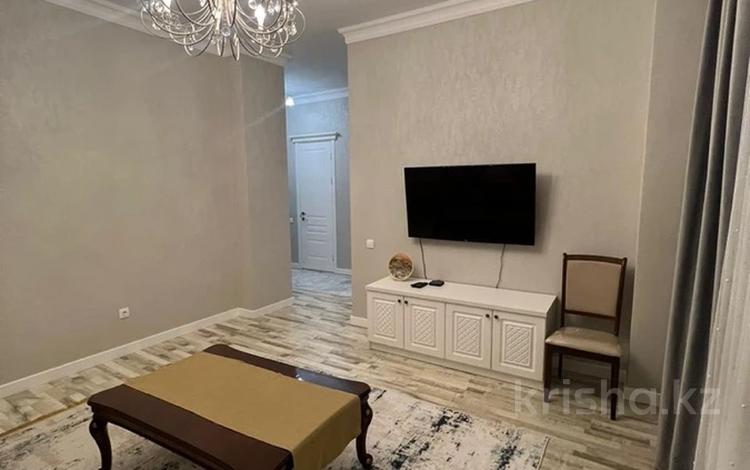 2-комнатная квартира, 69 м² на длительный срок, Шамши Калдаякова 1\2 за 300 000 〒 в Нур-Султане (Астане)