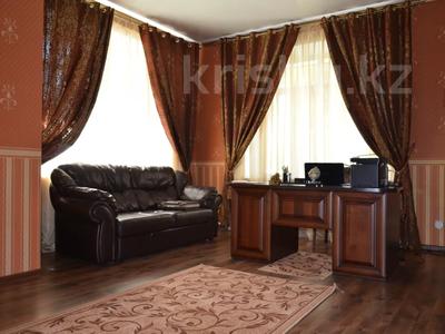 7-комнатный дом, 256 м², 19 сот., Березовая роща 46 за 84.9 млн 〒 в Барнауле