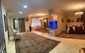 5-комнатный дом на длительный срок, 450 м², 4 сот., мкр Самал-3 за 2.5 млн 〒 в Алматы, Медеуский р-н
