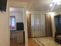 2-комнатная квартира, 48 м², 3/5 этаж посуточно, Бухар Жырау 56 за 10 000 〒 в Караганде, Казыбек би р-н