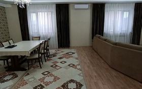 6-комнатный дом, 252 м², 10 сот., Жастар за 60 млн 〒 в Талдыкоргане, мкр Жастар