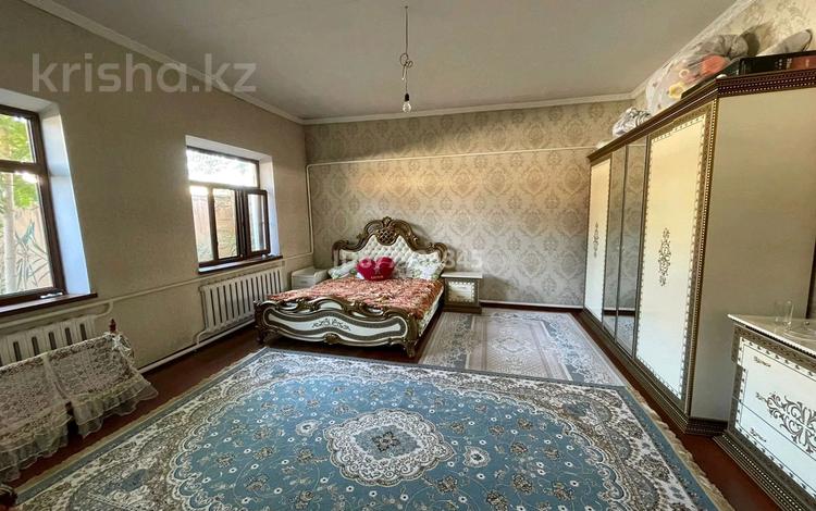6-комнатный дом, 700 м², 7 сот., М.Тулебаев 25 за 25 млн 〒 в Туркестане