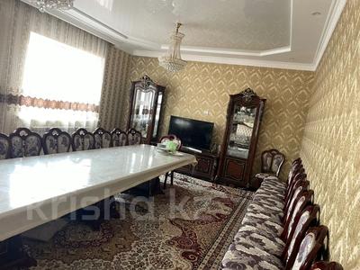 4-комнатный дом, 145 м², 10 сот., Каюм мухамедханова за 48 млн 〒 в Актобе, жилой массив Акжар-2