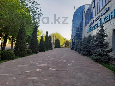 Здание, площадью 2881.8 м², проспект Сакена Сейфуллина 14 — Молдагалиева за 1.8 млрд 〒 в Алматы, Турксибский р-н