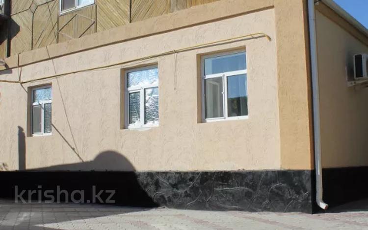 8-комнатный дом, 300 м², 10 сот., Мустафа Шокай 233 — Астана за 50 млн 〒 в 