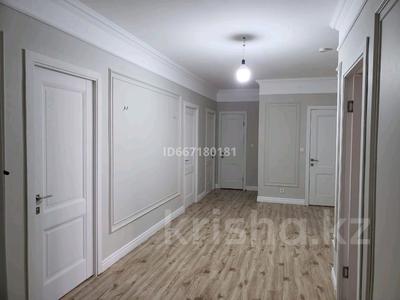 4-комнатная квартира, 140 м², 9/9 этаж, Кулманова 152 за 55 млн 〒 в Атырау