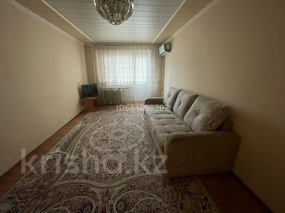 2-комнатная квартира, 50 м², 3/5 этаж, 1мкр 7 за 13.5 млн 〒 в Туркестане