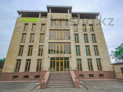 Магазин площадью 1700 м², Радлова 50 за 1.3 млрд 〒 в Алматы, Медеуский р-н