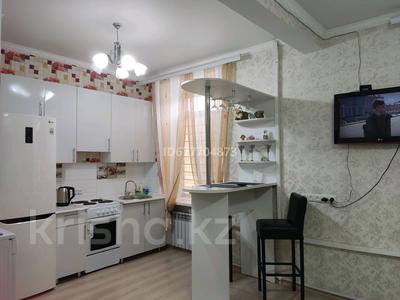 1-комнатная квартира, 28.5 м², 1/4 этаж посуточно, Казбековой 9 за 10 000 〒 в Балхаше