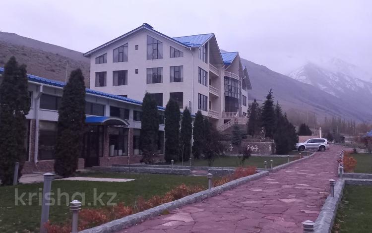 Гостиница Оздоровительно-развлекательный комплекс за 2.1 млрд 〒 в Бишкеке
