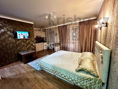 1-комнатная квартира, 36 м², 3 этаж по часам, 45й 15 за 1 500 〒 в Караганде, Казыбек би р-н