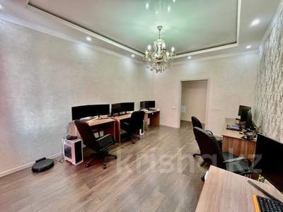 2-комнатная квартира, 72 м², 2/10 этаж, проспект Мангилик Ел за 41.5 млн 〒 в Астане, Есильский р-н