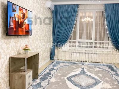 2-комнатная квартира, 80 м², 10/16 этаж посуточно, Назарбаева 14/1 за 19 990 〒 в Шымкенте