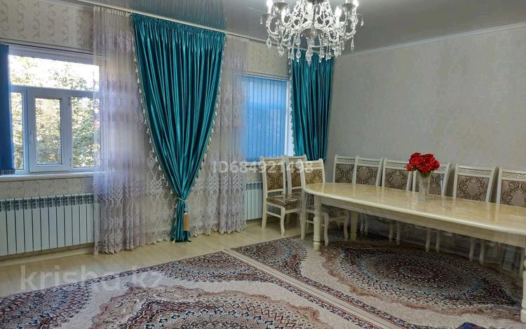 5-комнатный дом, 140 м², 6 сот., Н.Абдиров 58 за 20 млн 〒 в Туркестане