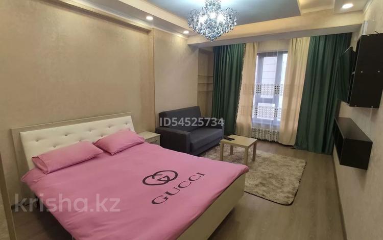 1-комнатная квартира, 45 м², 8/13 этаж посуточно, Сыдыкова 123 за 12 000 〒 в Бишкеке