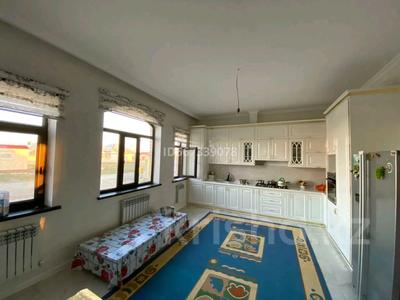 6-комнатный дом, 250 м², 10 сот., 3-й переулок 27 за 68 млн 〒 в Туркестане