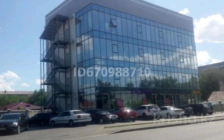 Здание, площадью 1500 м², Толебаева 69 за 950 млн 〒 в Талдыкоргане