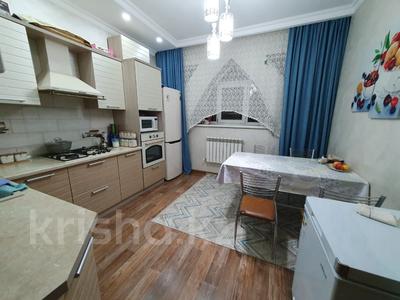 3-комнатная квартира, 70 м², 9/10 этаж, мкр Аксай-4 за 40 млн 〒 в Алматы, Ауэзовский р-н