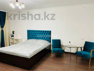 1-комнатная квартира, 35 м², 4/5 этаж посуточно, Гарышкерлер 1 за 10 000 〒 в Жезказгане