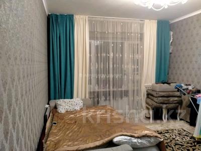 2-комнатная квартира, 55 м², 1/5 этаж, мкр Аксай-5 за 32 млн 〒 в Алматы, Ауэзовский р-н