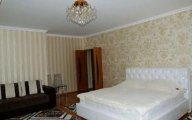 2-комнатная квартира, 78 м² посуточно, Кенесары 65 — Валиханова за 14 500 〒 в Нур-Султане (Астане), р-н Байконур