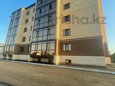 3-комнатная квартира, 127 м², 4/5 этаж, Назарбаева за ~ 44.5 млн 〒 в Петропавловске