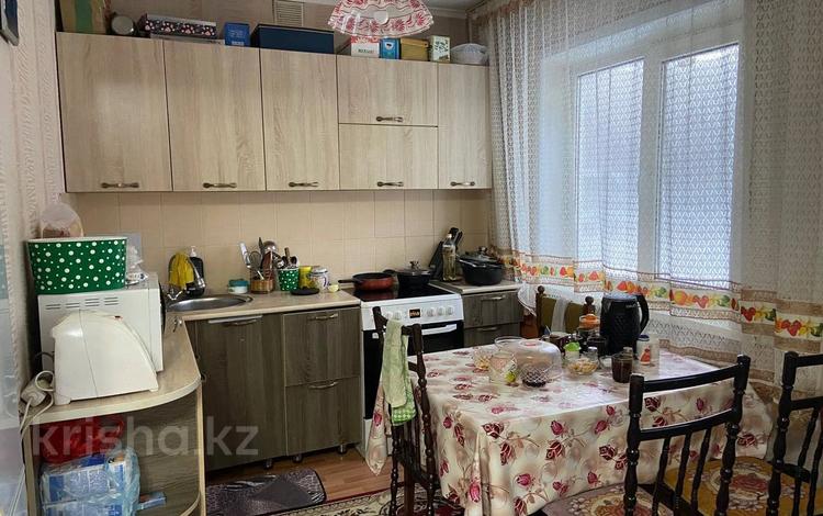 2-комнатная квартира, 48 м², 1/5 этаж, Назарбаева 10 за 14.8 млн 〒 в Усть-Каменогорске