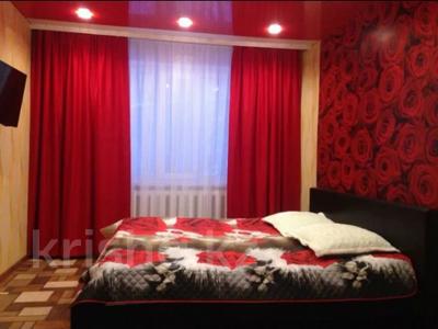 1-комнатная квартира, 32 м², 1/5 этаж по часам, Нуркена Абдирова 38 за 1 000 〒 в Караганде, Казыбек би р-н