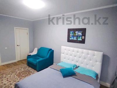 1-комнатная квартира, 40 м², 9/9 этаж помесячно, Абая 130 за 2 500 〒 в Алматы