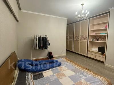 4-комнатная квартира, 200 м², 1/6 этаж помесячно, Ходжанова 10 за 1.1 млн 〒 в Алматы, Бостандыкский р-н