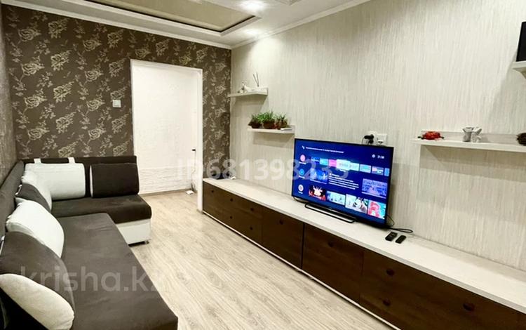 2-комнатная квартира, 56 м², 3/5 этаж посуточно, Абая 76 за 13 000 〒 в Темиртау