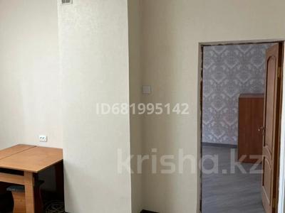 1-комнатная квартира, 40 м², 4/5 этаж, мкр Аксай-2 за 27 млн 〒 в Алматы, Ауэзовский р-н