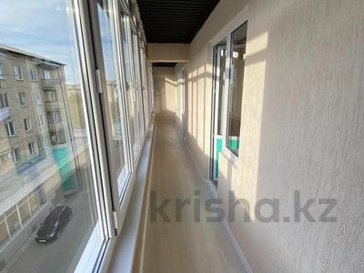 4-комнатная квартира, 130 м², 4/4 этаж на длительный срок, Мкр Самал 13б за 170 000 〒 в Талдыкоргане