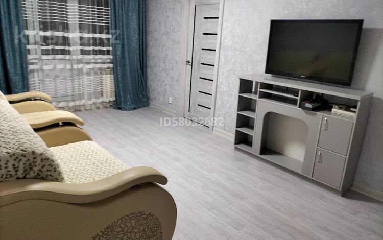 3-комнатная квартира, 56 м² посуточно, проспект Мира 19 за 16 000 〒 в Жезказгане