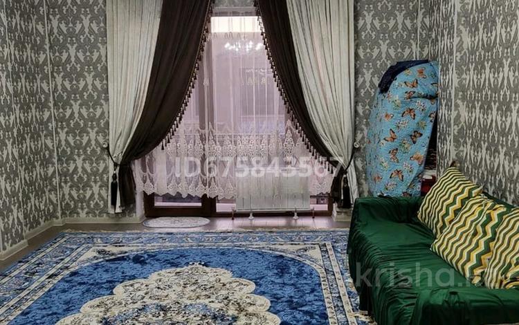 1-комнатная квартира, 48 м², 2/2 этаж посуточно, Керуен — Батырбекова за 15 000 〒 в Туркестане