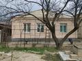 5-комнатный дом, 90 м², Кенен Азербаева 131 за 25 млн 〒 в Таразе